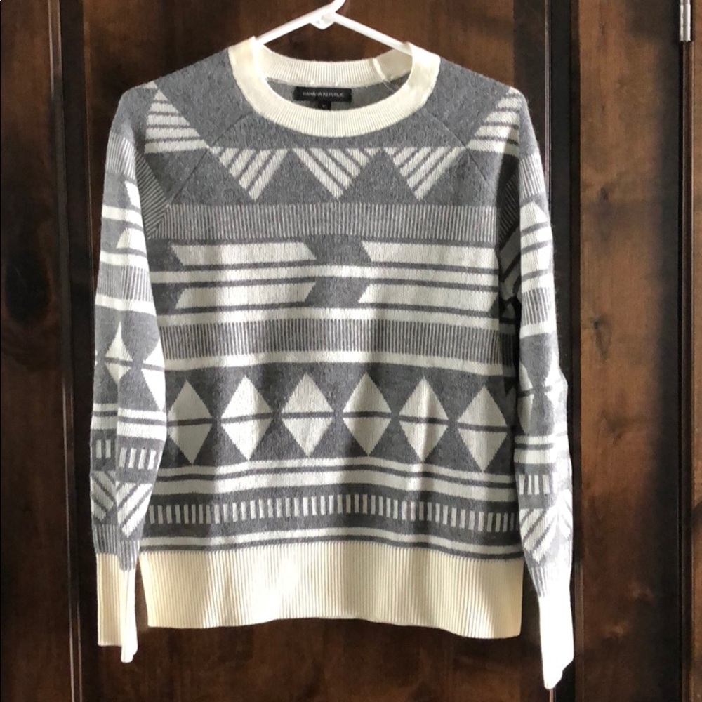 Banana Republic Sweater - Picture 1 of 5